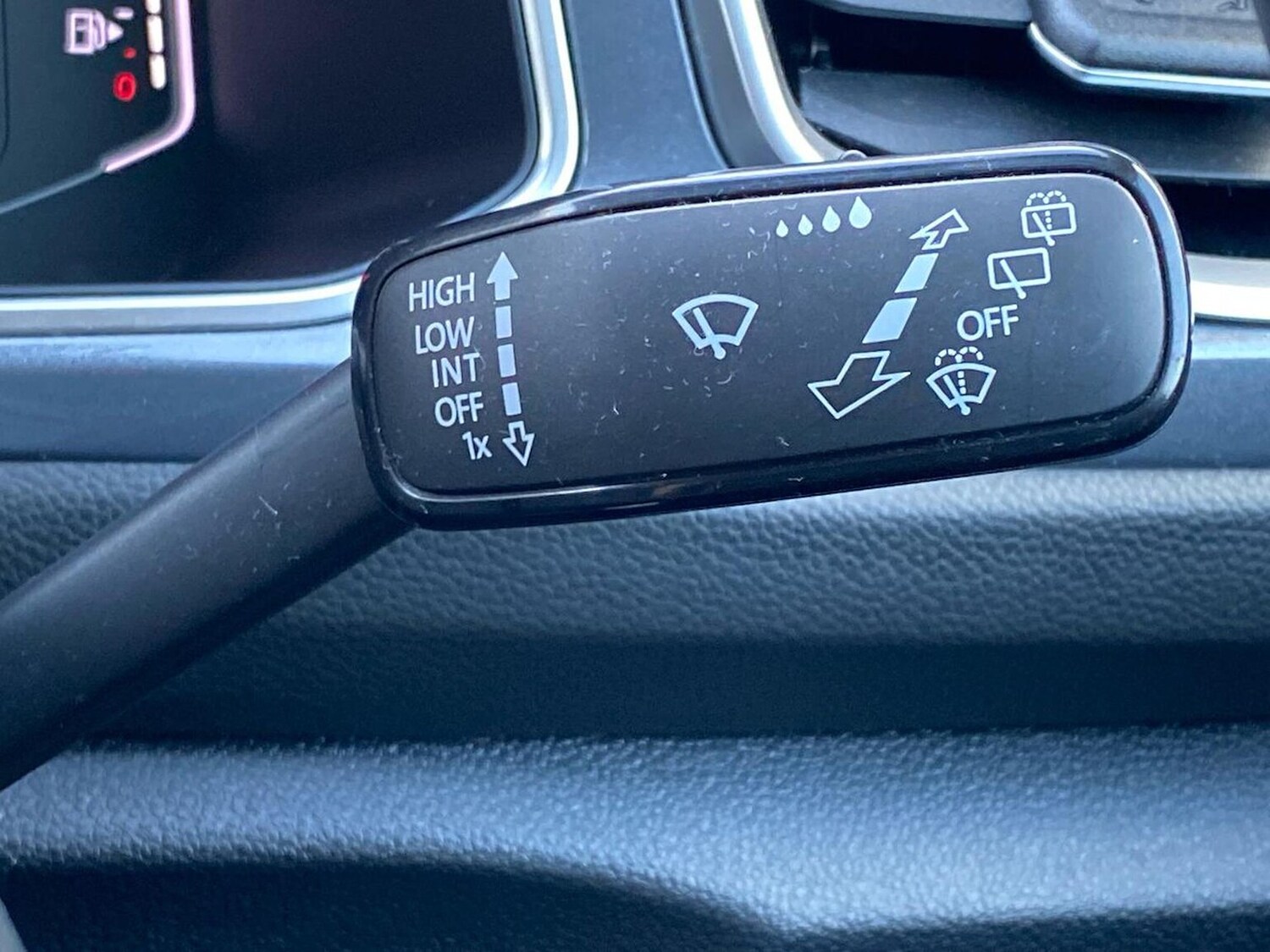 Used Volkswagen T-Roc 2023 for sale - 78195923: Photo 28