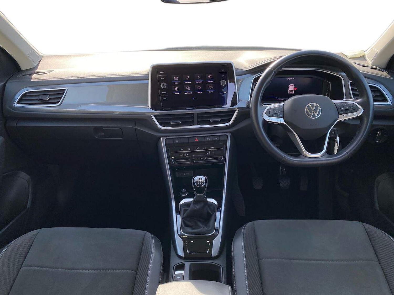 Used Volkswagen T-Roc 2023 for sale - 78195923: Photo 8