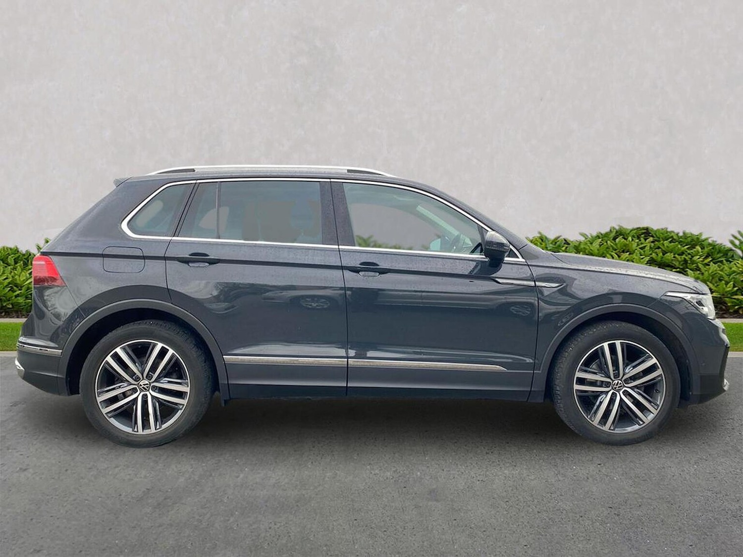 Used Volkswagen Tiguan 2021 for sale - 77715395: Photo 3