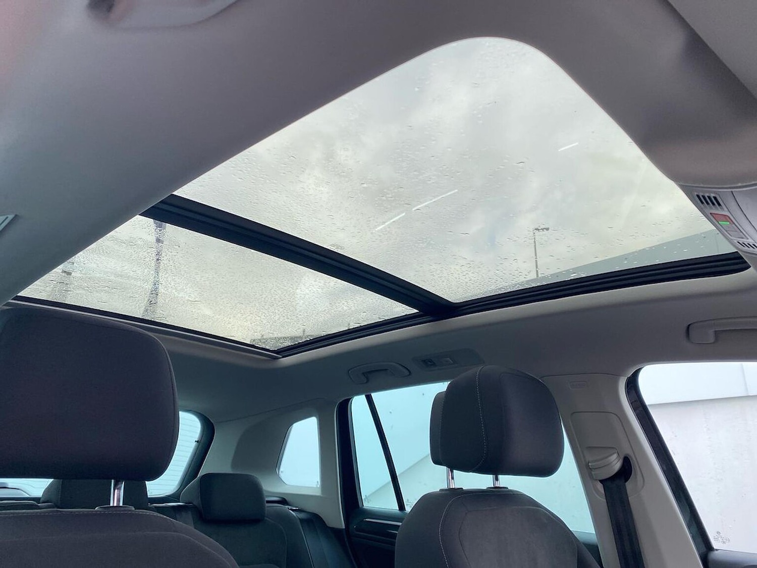 Used Volkswagen Tiguan 2021 for sale - 77715395: Photo 31