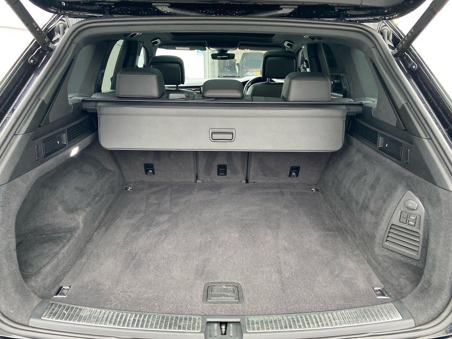 Used Volkswagen Touareg 2021 for sale - 77759325: Photo 17