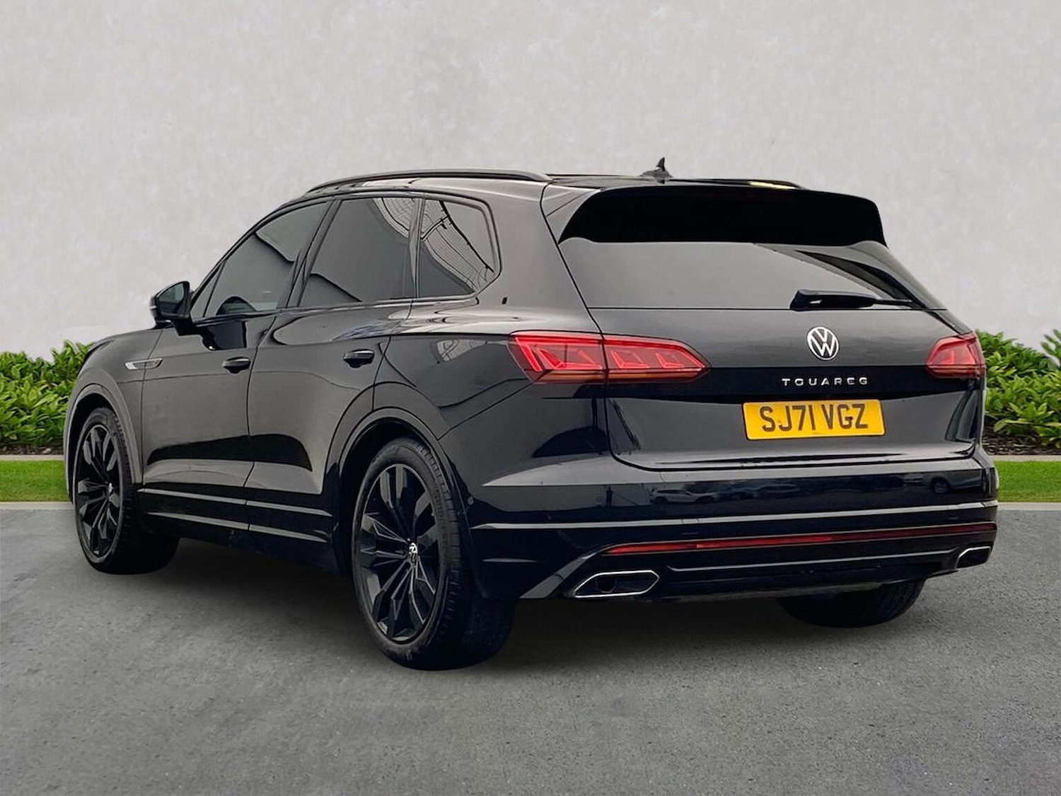 Used Volkswagen Touareg 2021 for sale - 77759325: Photo 2