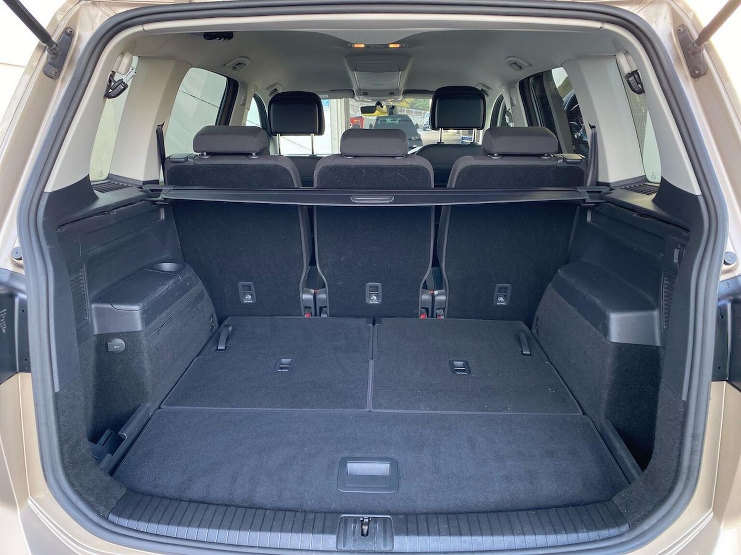 Used Volkswagen Touran 2017 for sale - 76504962: Photo 17