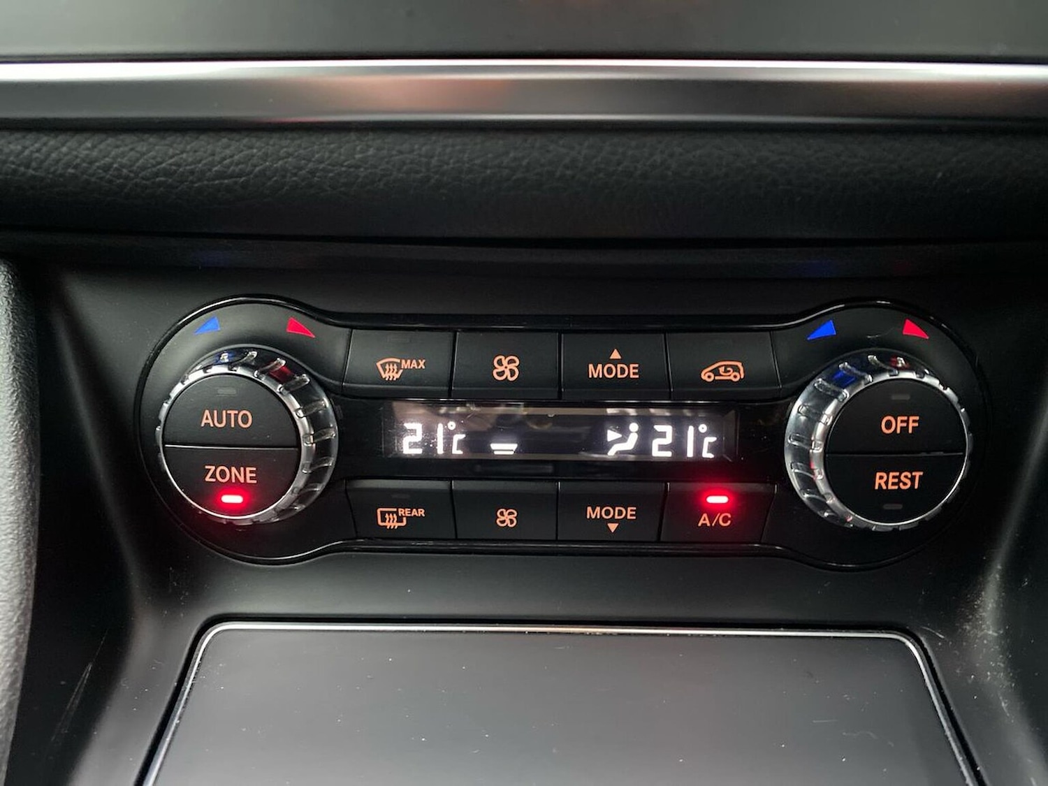 Used Mercedes-Benz GLA 2019 for sale - 76837125: Photo 30