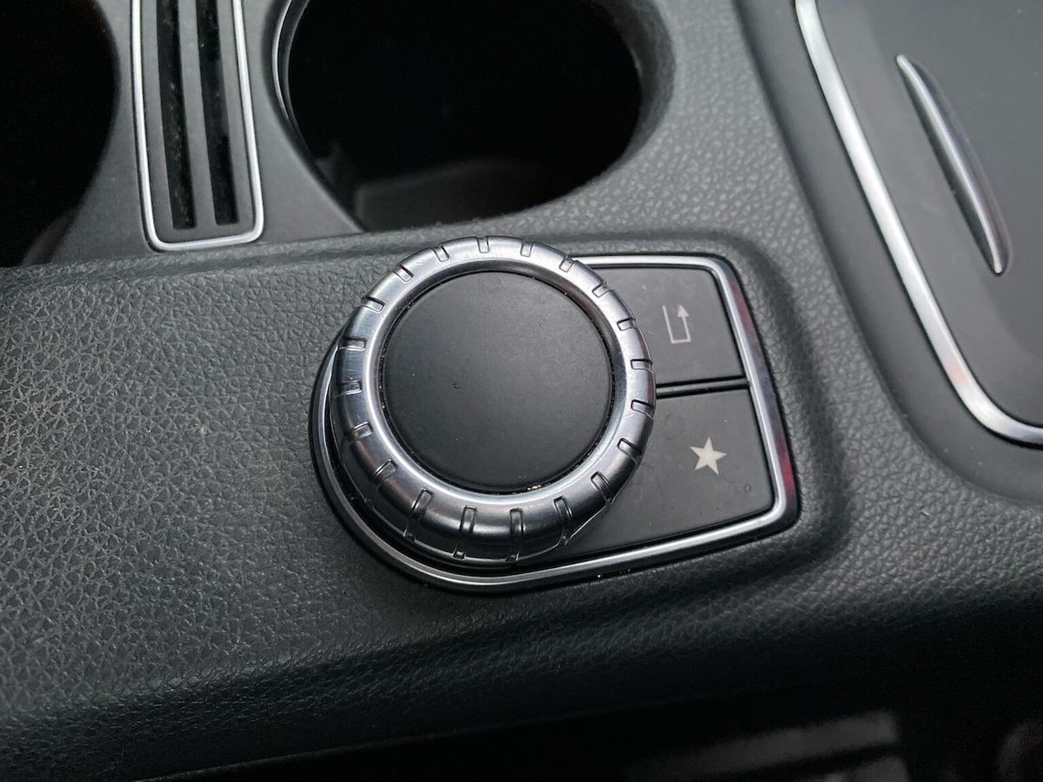 Used Mercedes-Benz GLA 2019 for sale - 76837125: Photo 39