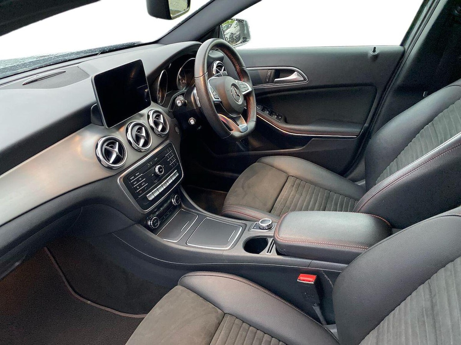 Used Mercedes-Benz GLA 2019 for sale - 76837125: Photo 7