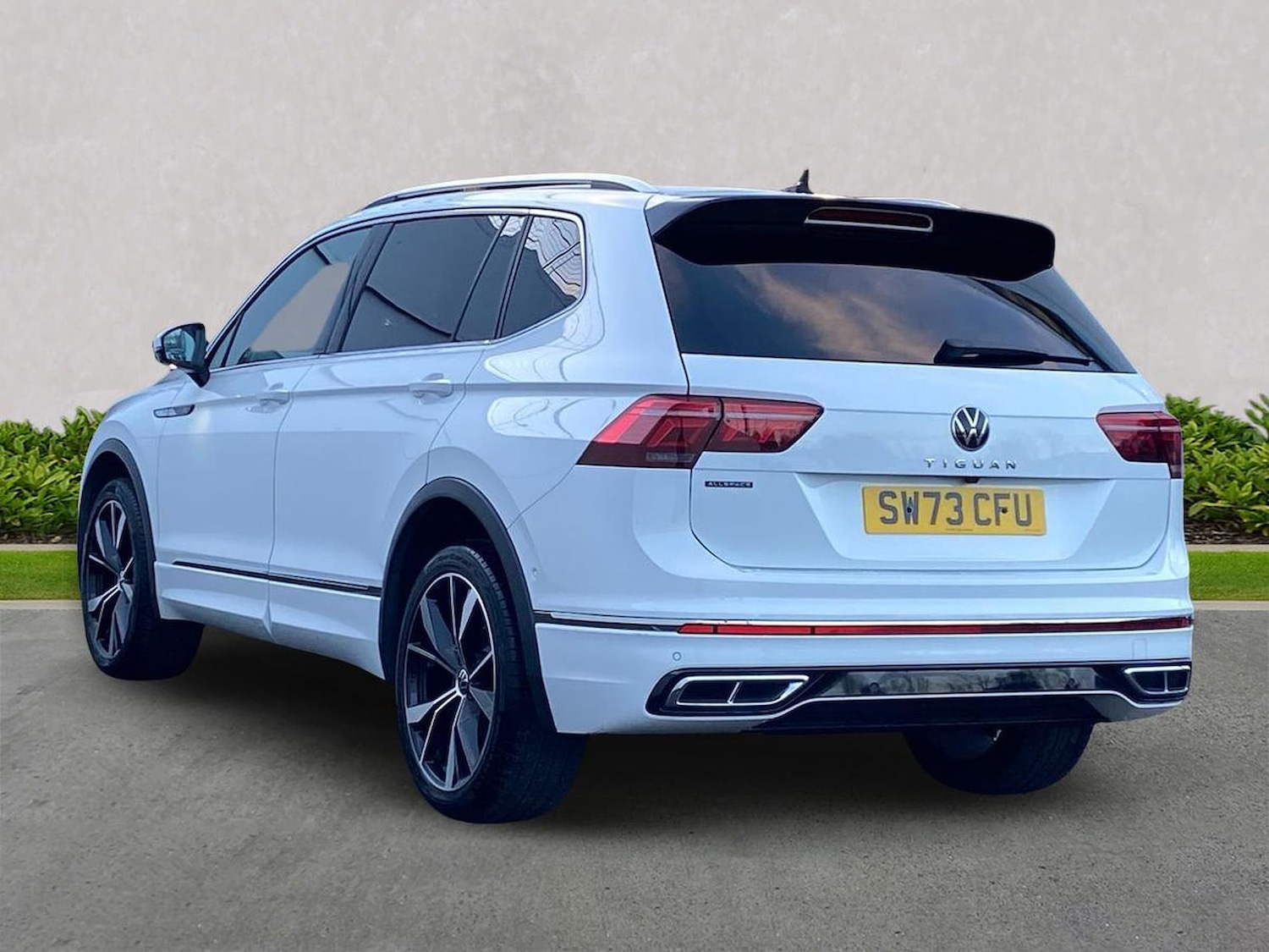 Used Volkswagen Tiguan Allspace 2023 for sale - 77488198: Photo 2