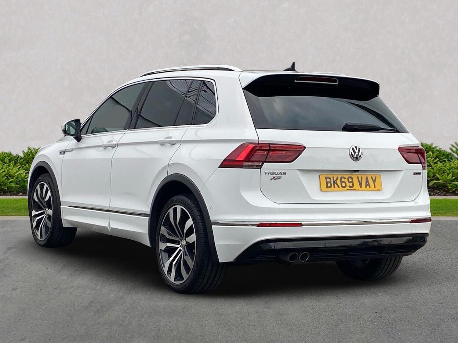 Used Volkswagen Tiguan 2019 for sale - 76149477: Photo 2