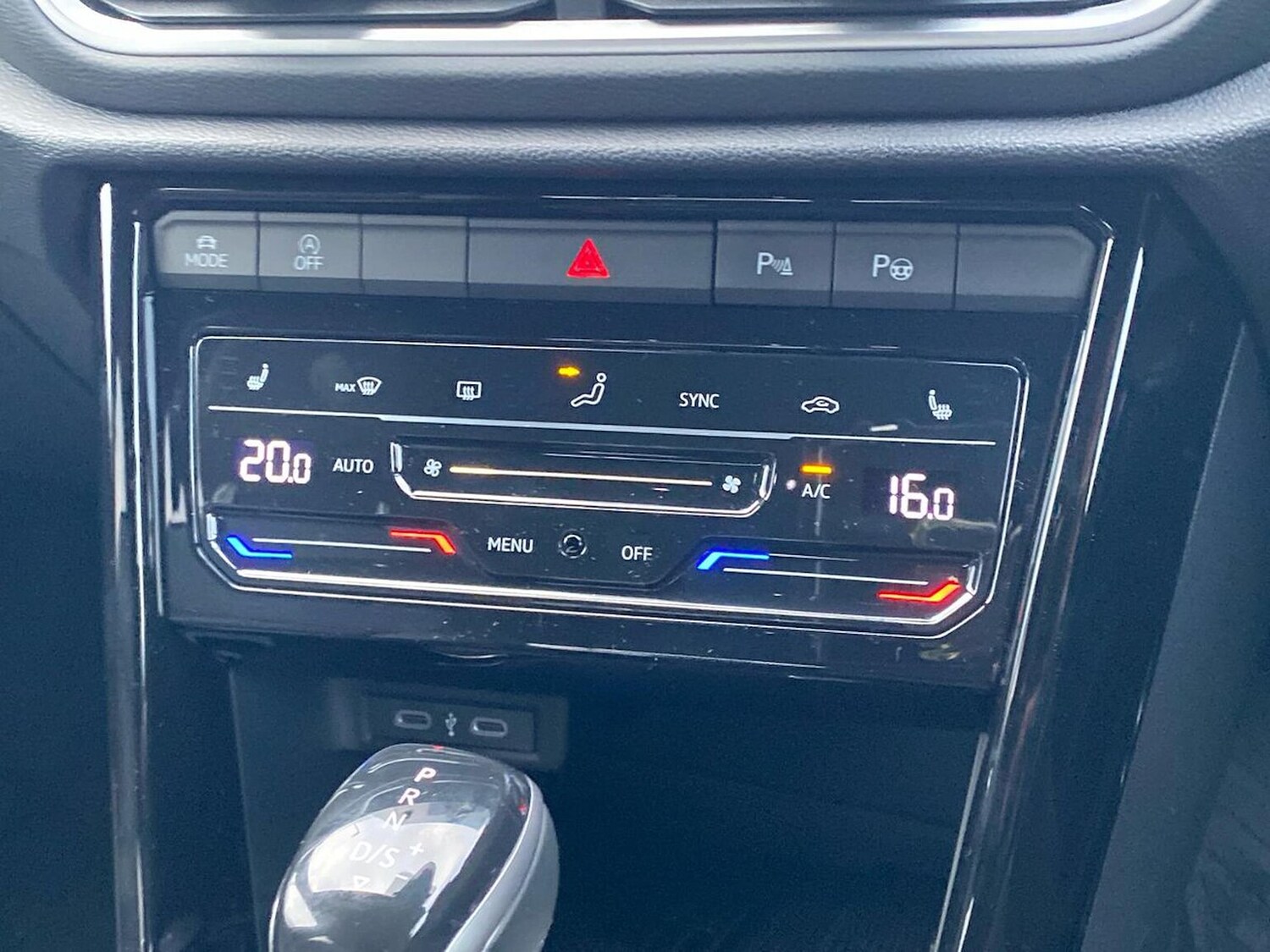 Used Volkswagen T-Roc 2026 for sale - 77759341: Photo 12