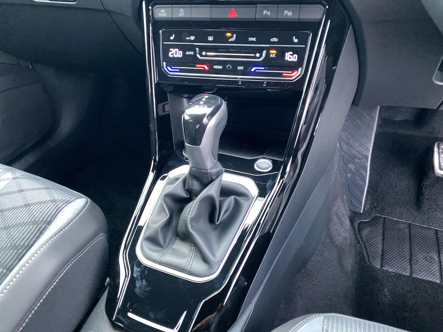 Used Volkswagen T-Roc 2026 for sale - 77759341: Photo 13