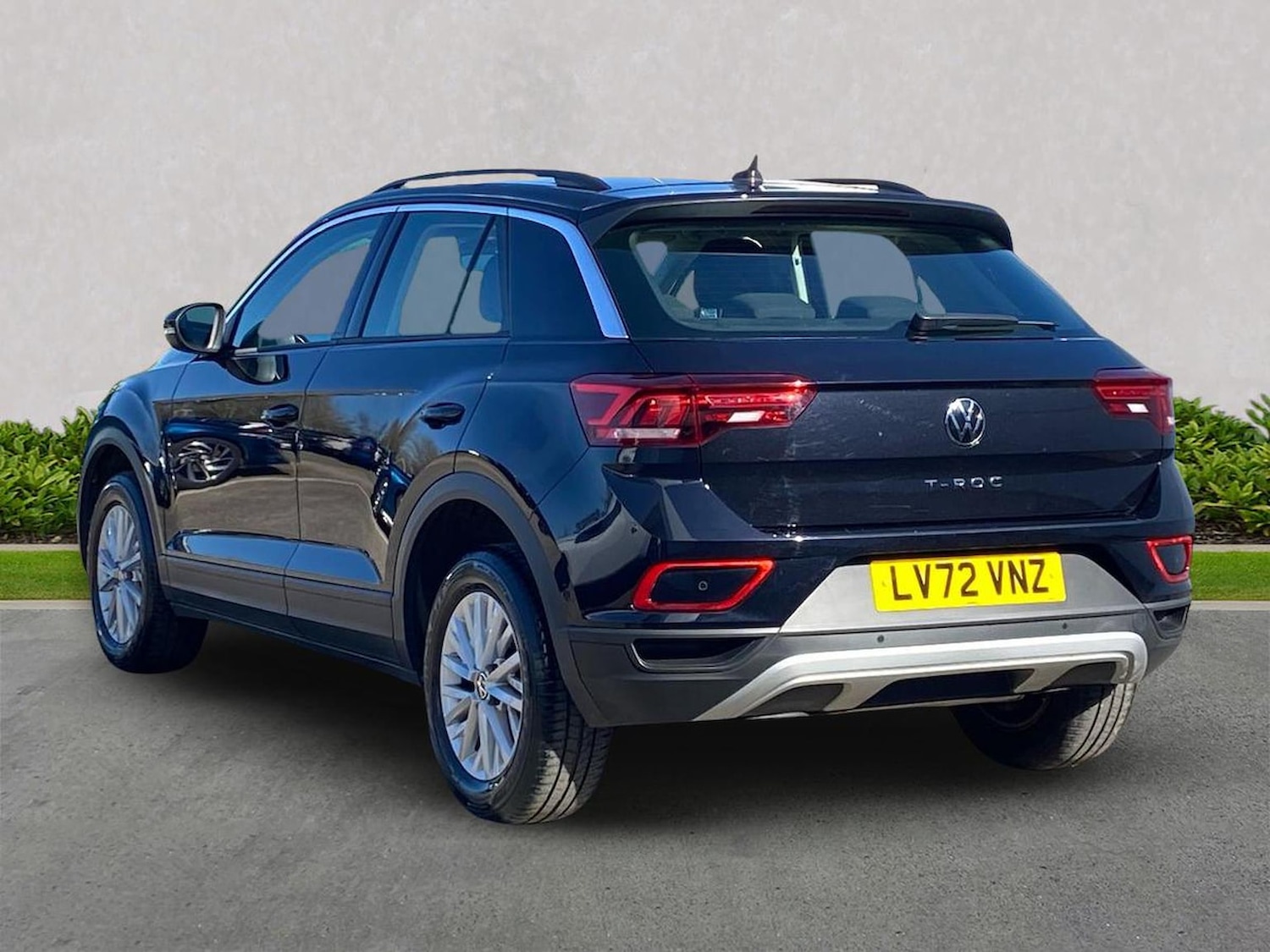 Used Volkswagen T-Roc 2023 for sale - 78195938: Photo 2