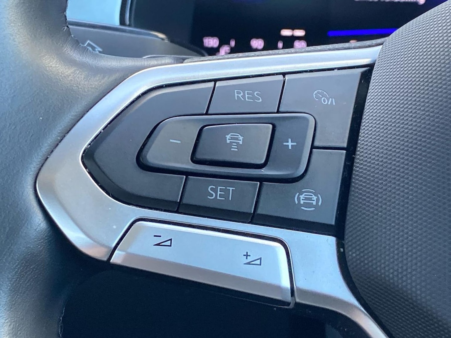 Used Volkswagen T-Roc 2023 for sale - 78195938: Photo 26