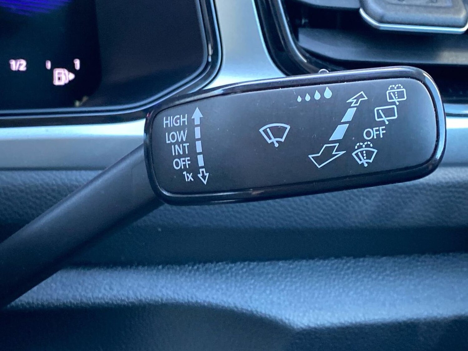 Used Volkswagen T-Roc 2023 for sale - 78195938: Photo 27