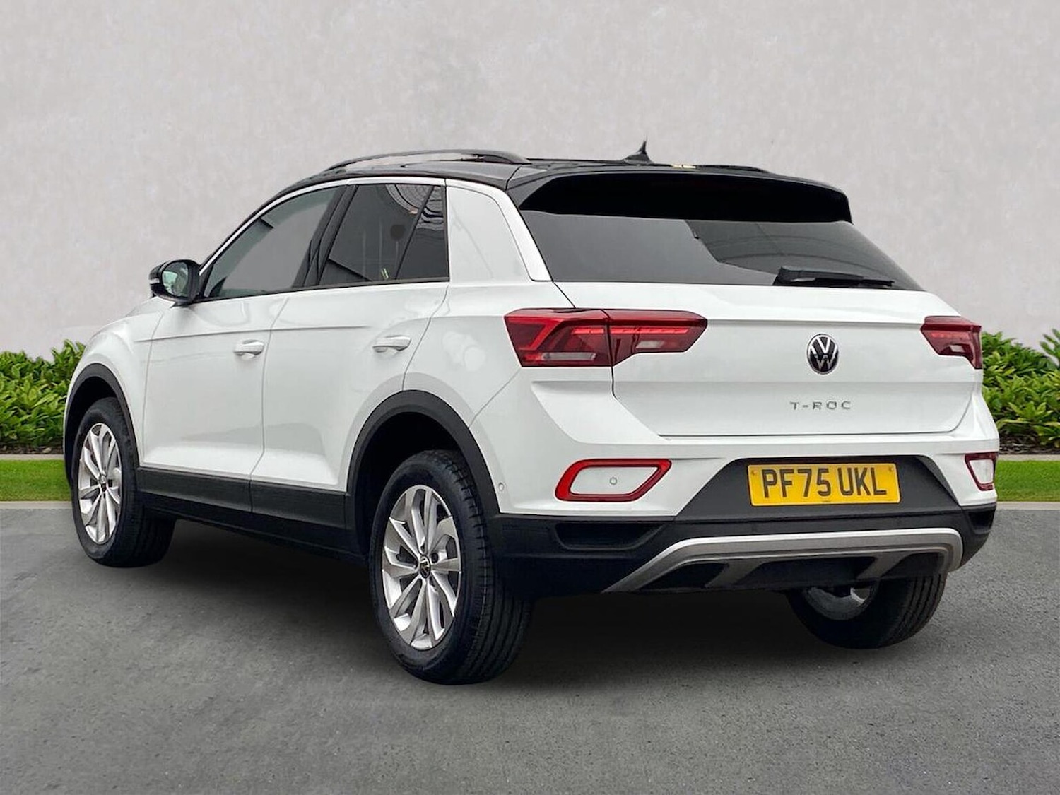 Used Volkswagen T-Roc 2026 for sale - 77901669: Photo 2
