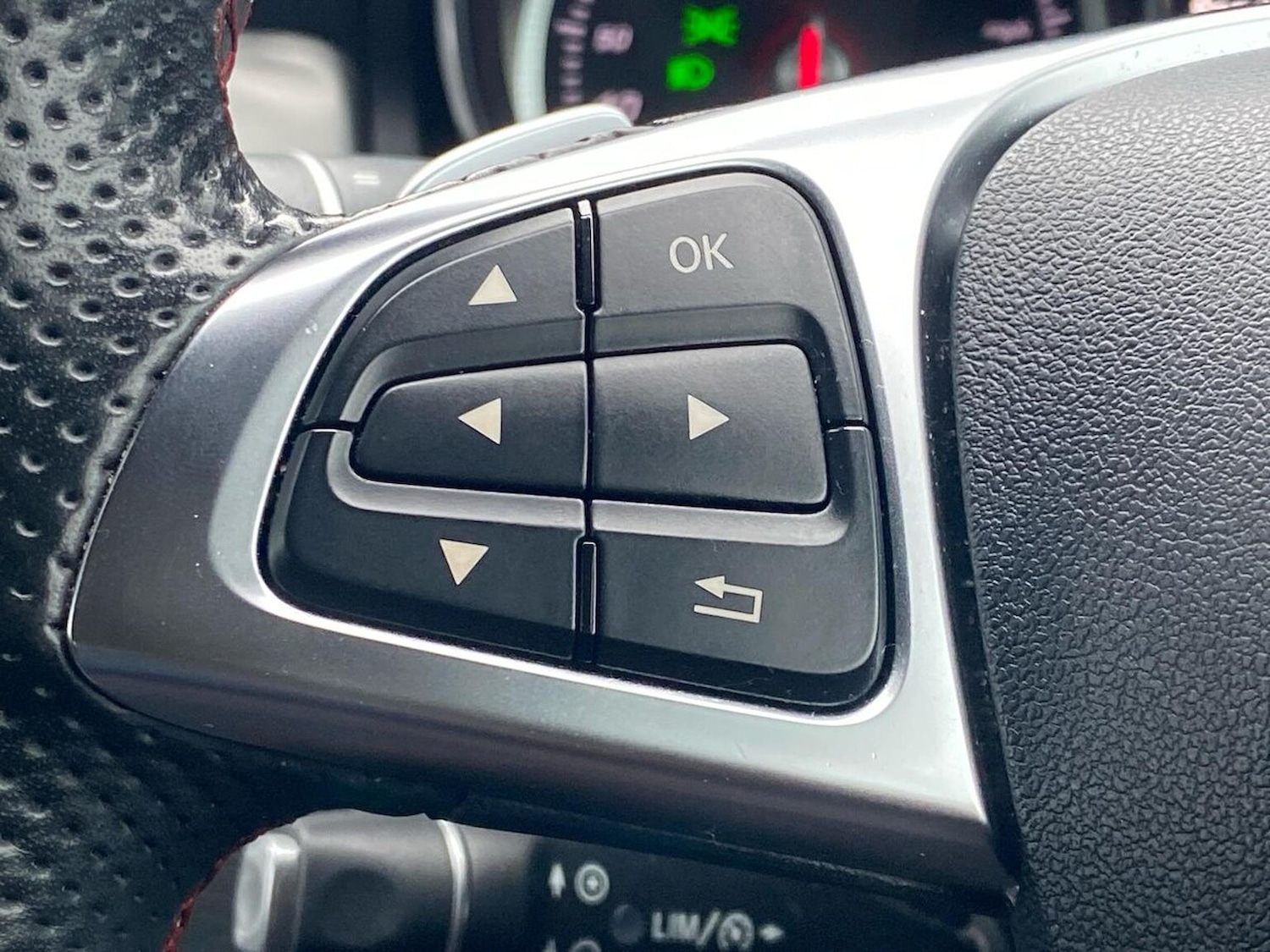 Used Mercedes-Benz GLA 2017 for sale - 76725930: Photo 27