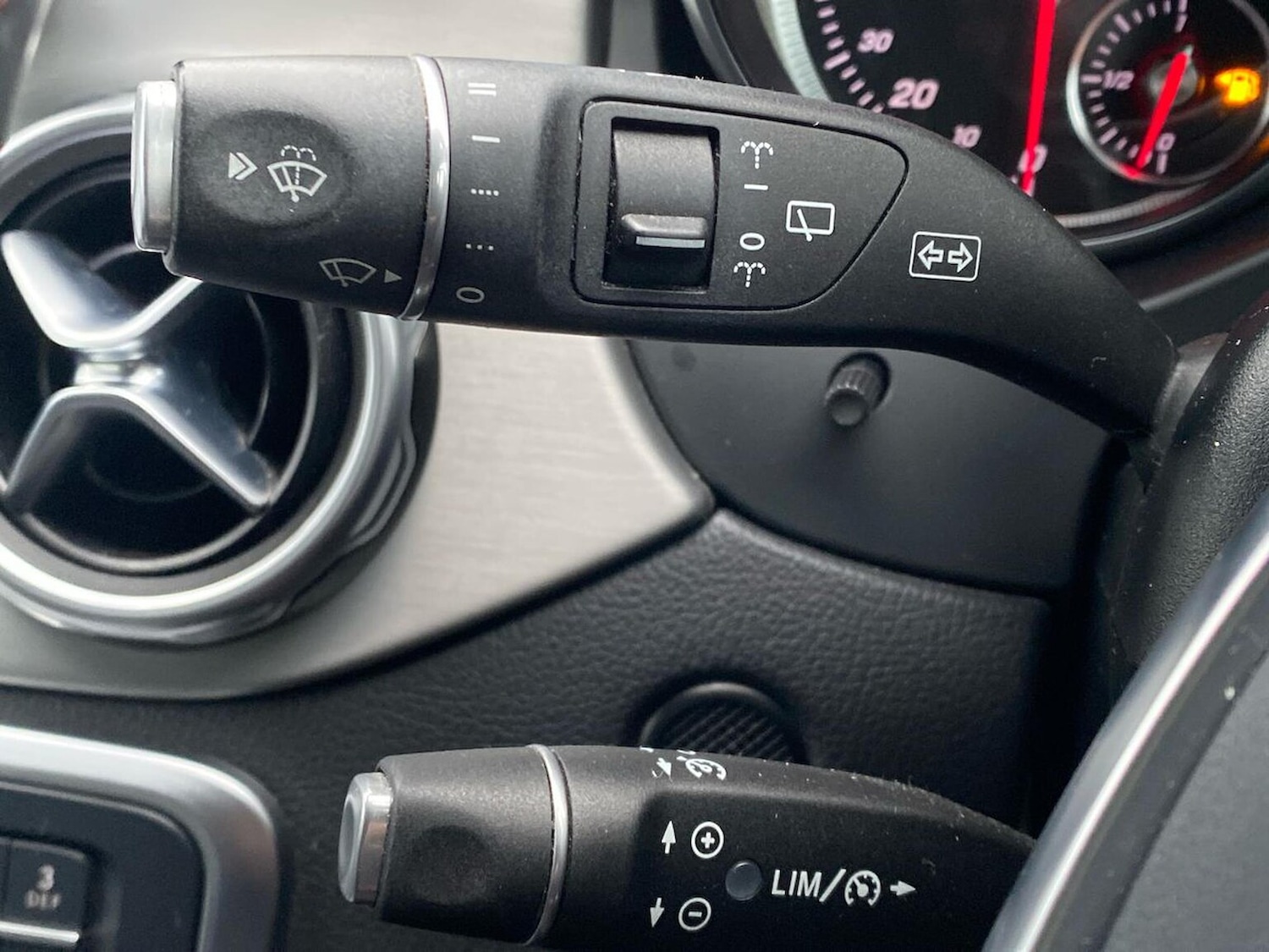 Used Mercedes-Benz GLA 2017 for sale - 76725930: Photo 29