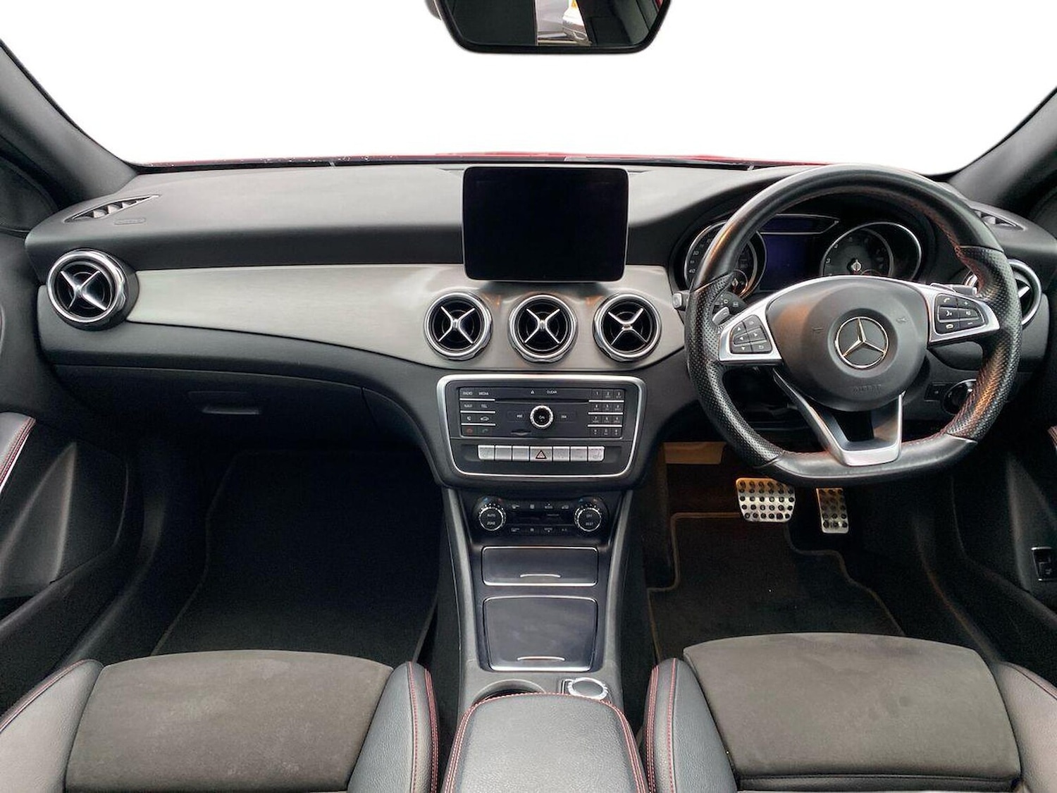 Used Mercedes-Benz GLA 2017 for sale - 76725930: Photo 8