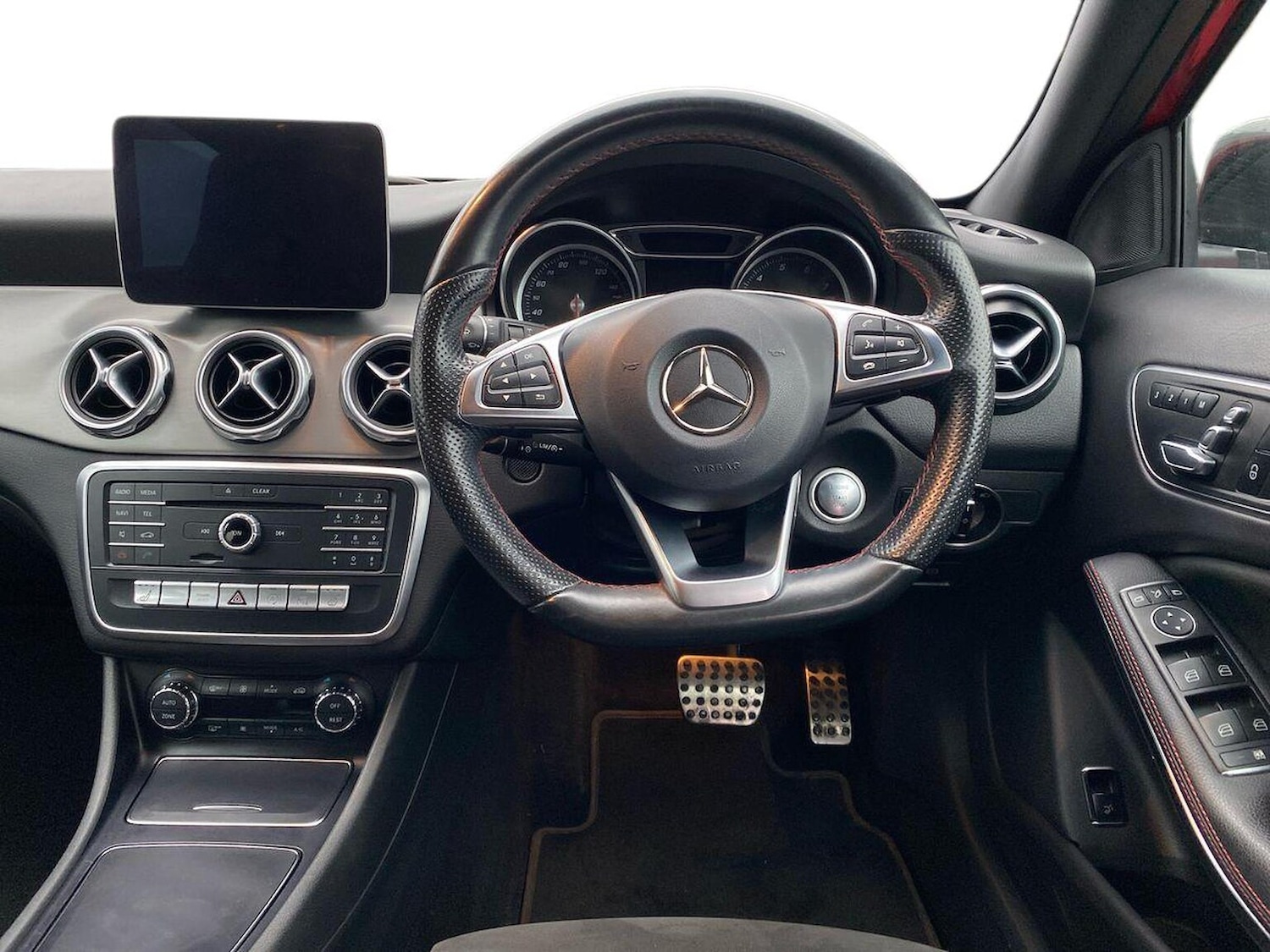 Used Mercedes-Benz GLA 2017 for sale - 76725930: Photo 9