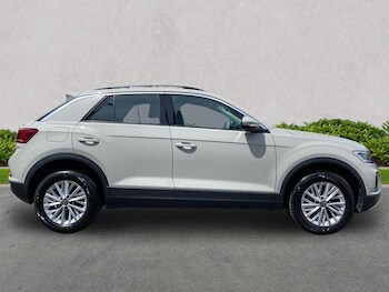 Used Volkswagen T-Roc 2023 for sale - 78815885: Photo