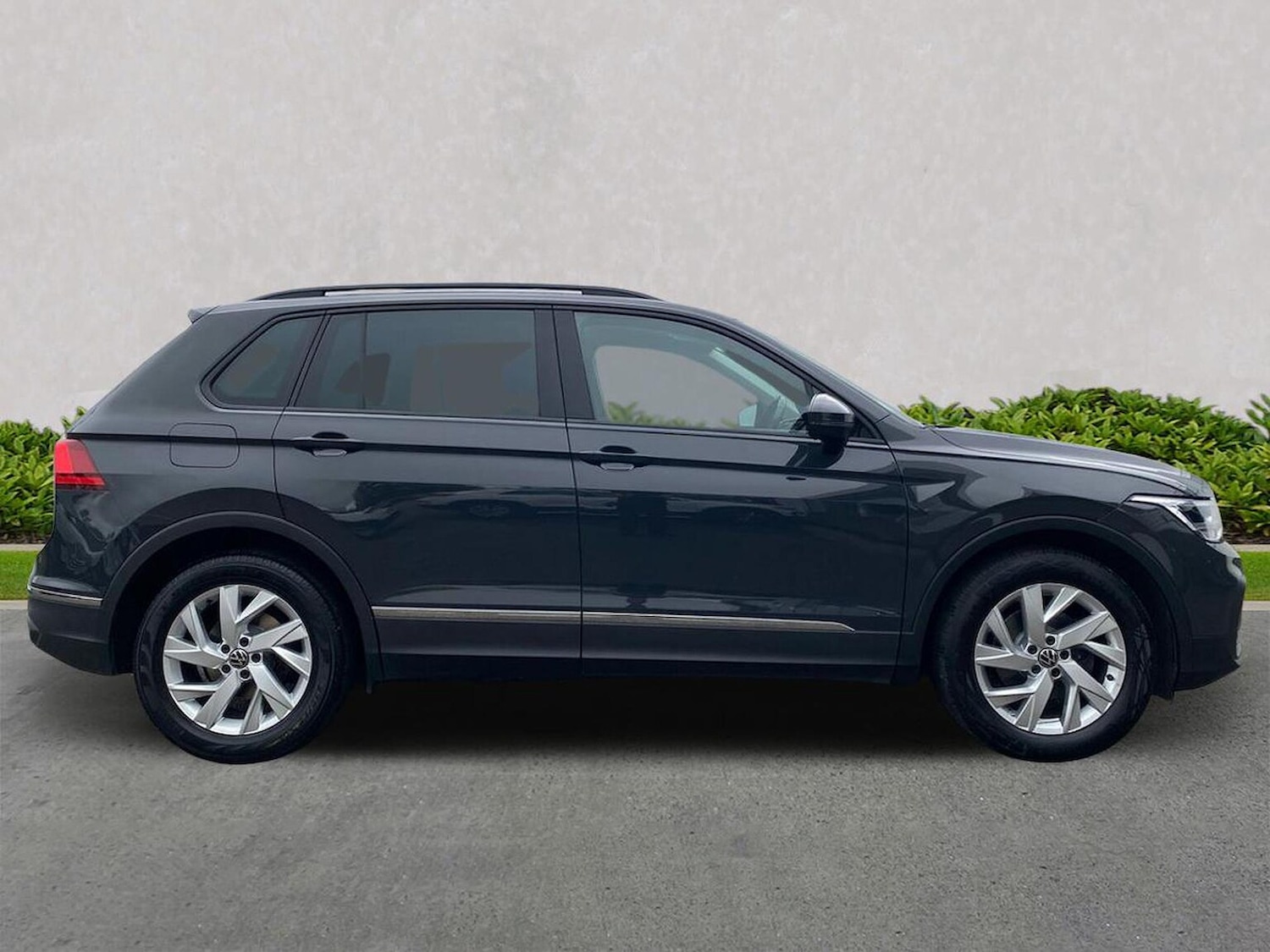 Used Volkswagen Tiguan 2023 for sale - 76159520: Photo 3