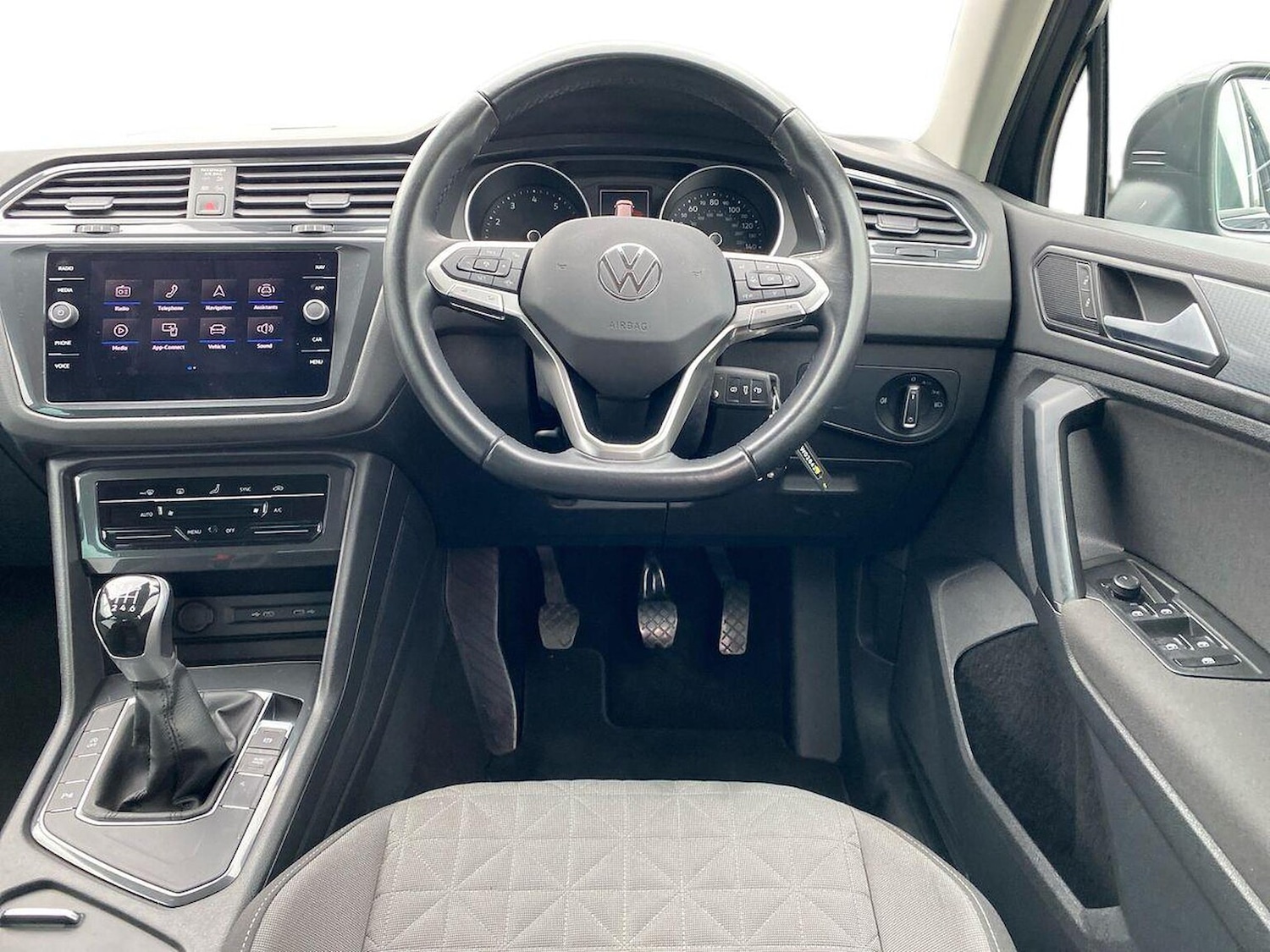Used Volkswagen Tiguan 2023 for sale - 76159520: Photo 9