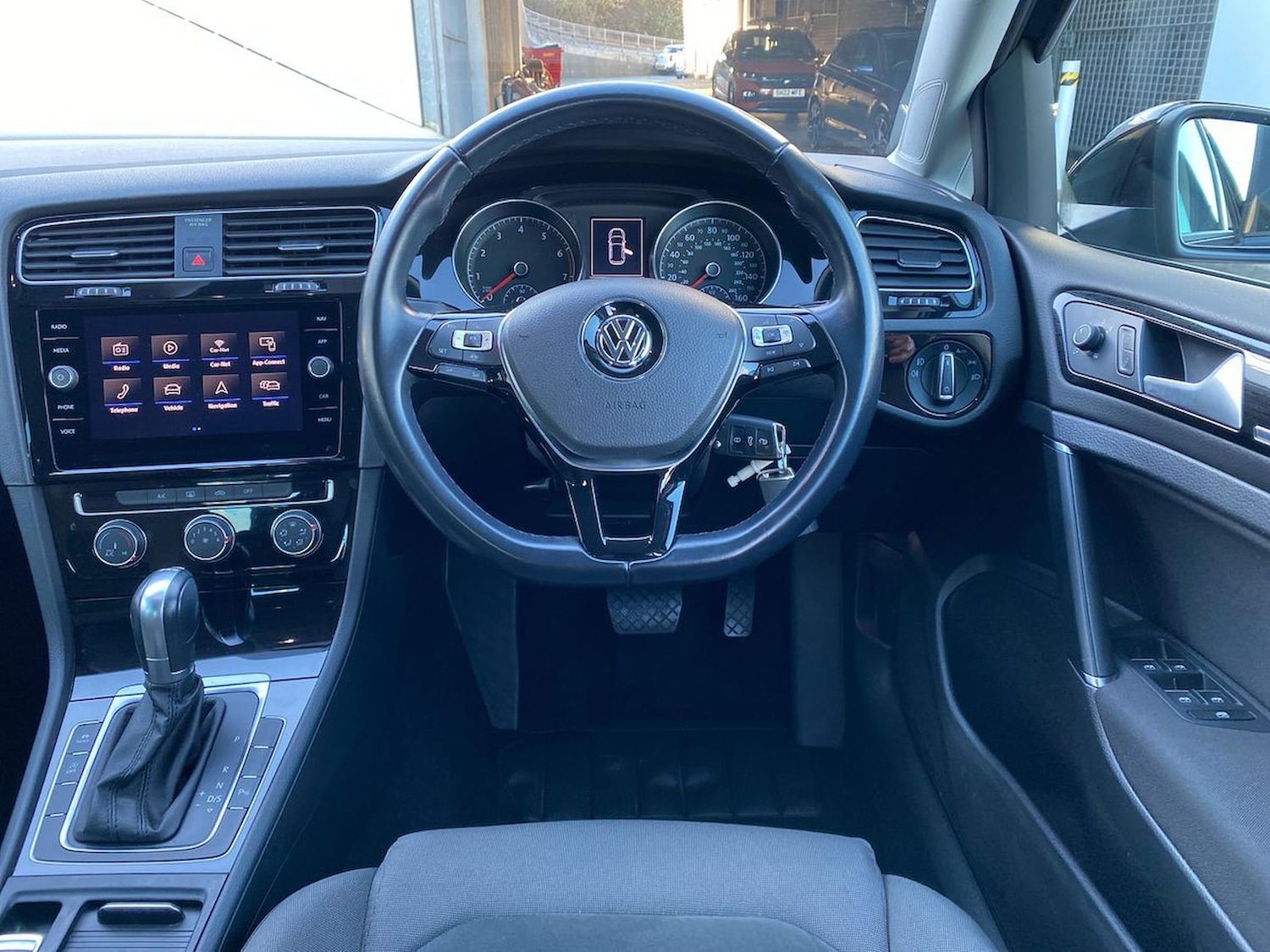 Used Volkswagen Golf 2019 for sale - 76628214: Photo 9