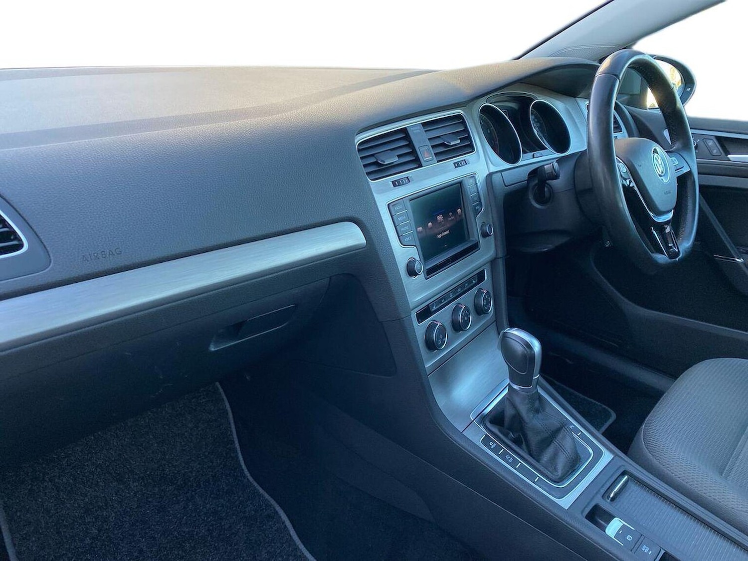 Used Volkswagen Golf 2017 for sale - 76963536: Photo 7