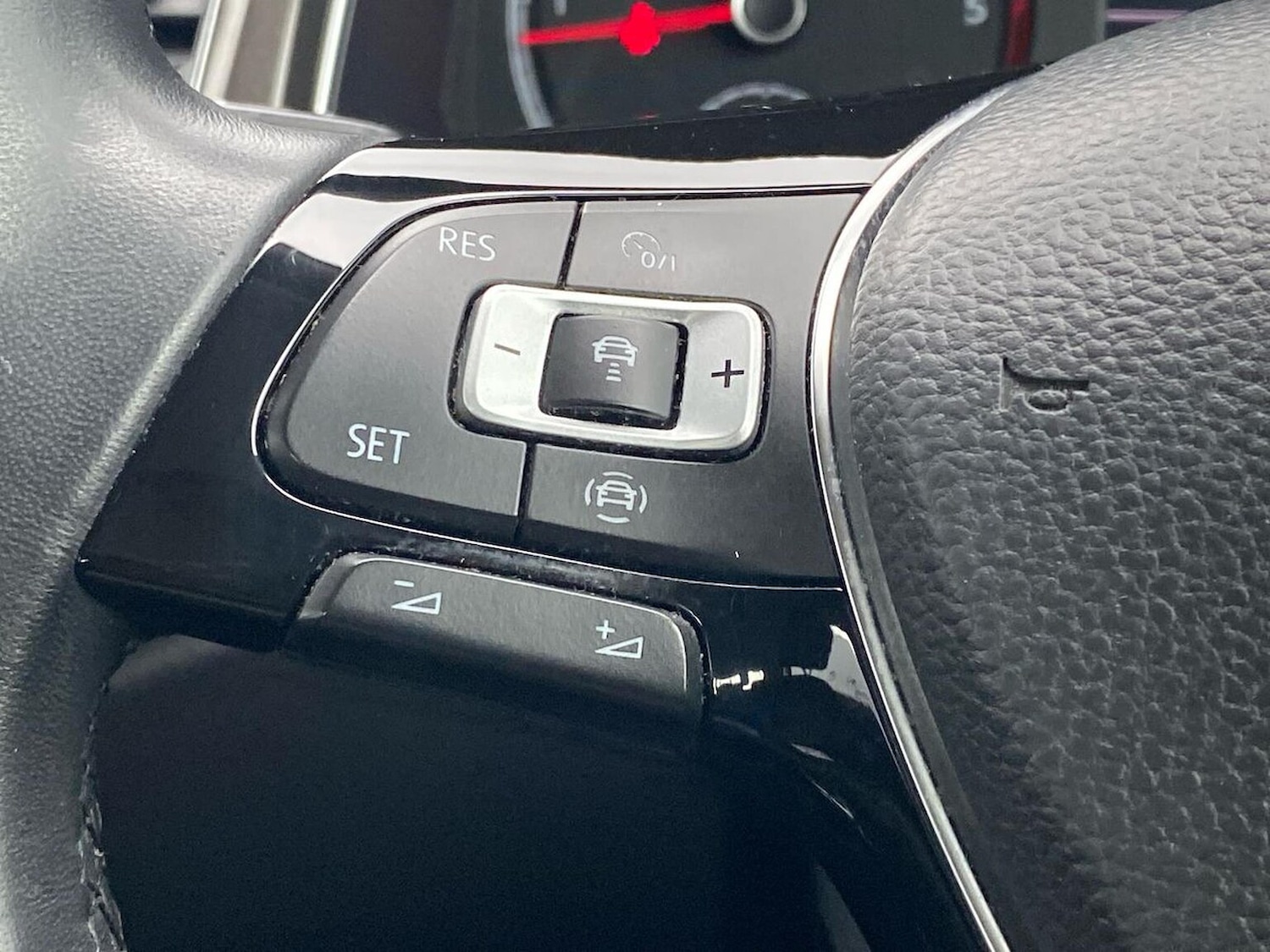 Used Volkswagen T-Roc 2019 for sale - 76490535: Photo 26