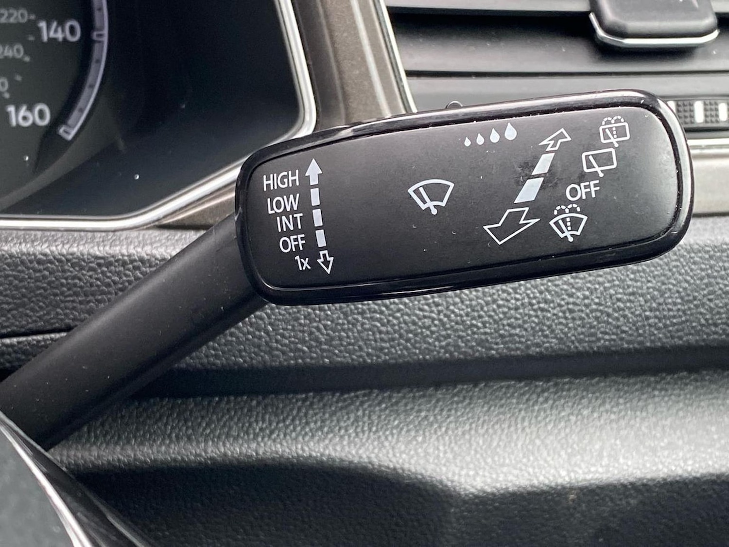 Used Volkswagen T-Roc 2019 for sale - 76490535: Photo 27