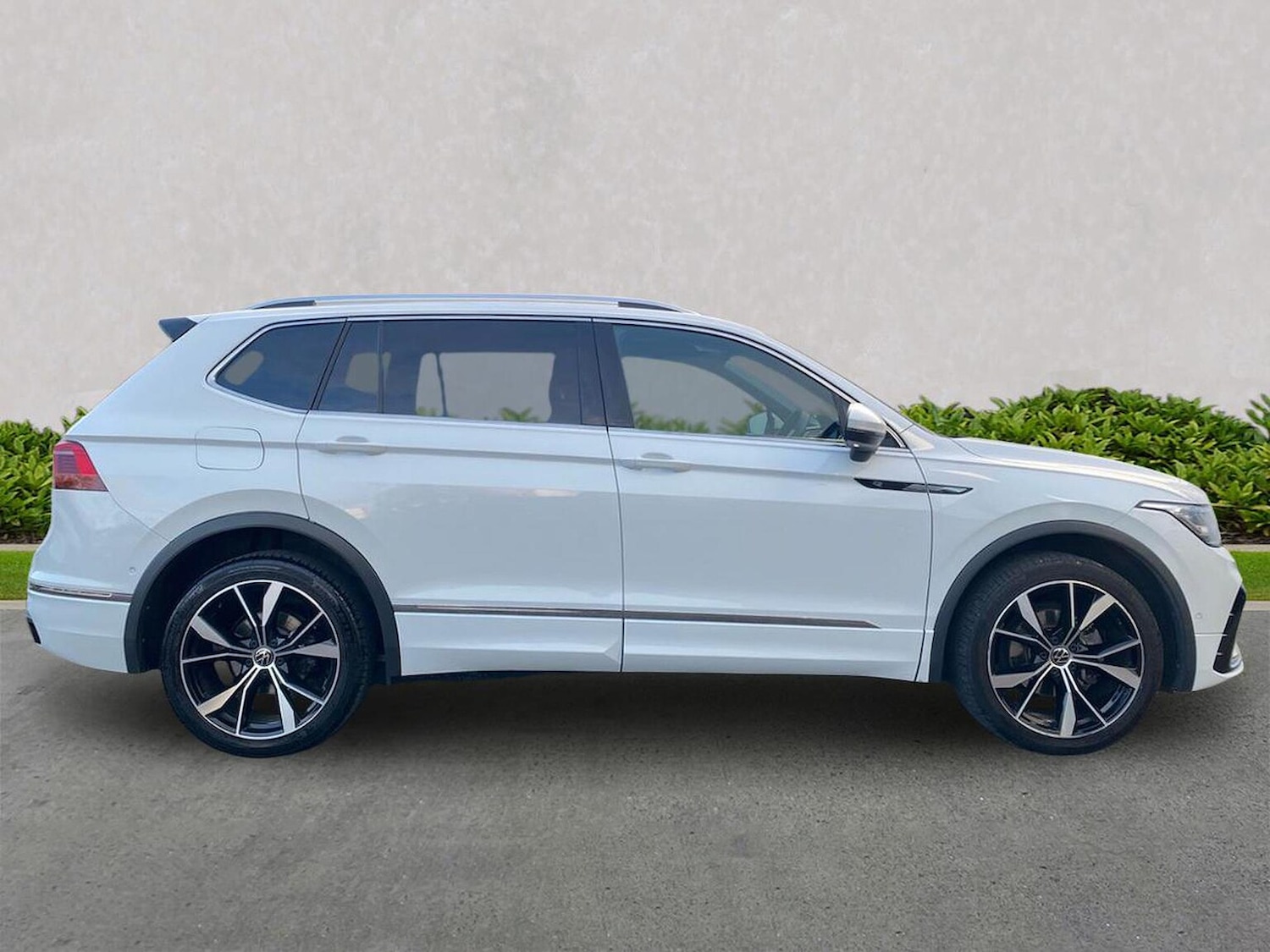 Used Volkswagen Tiguan Allspace 2023 for sale - 76791838: Photo 3