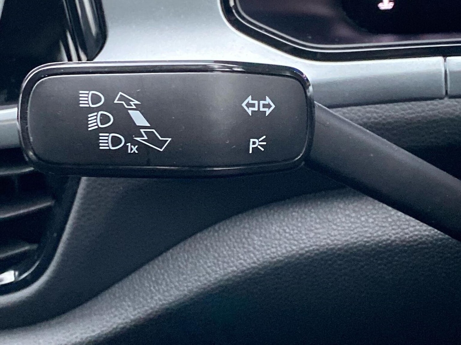 Used Volkswagen T-Roc 2022 for sale - 77830503: Photo 28