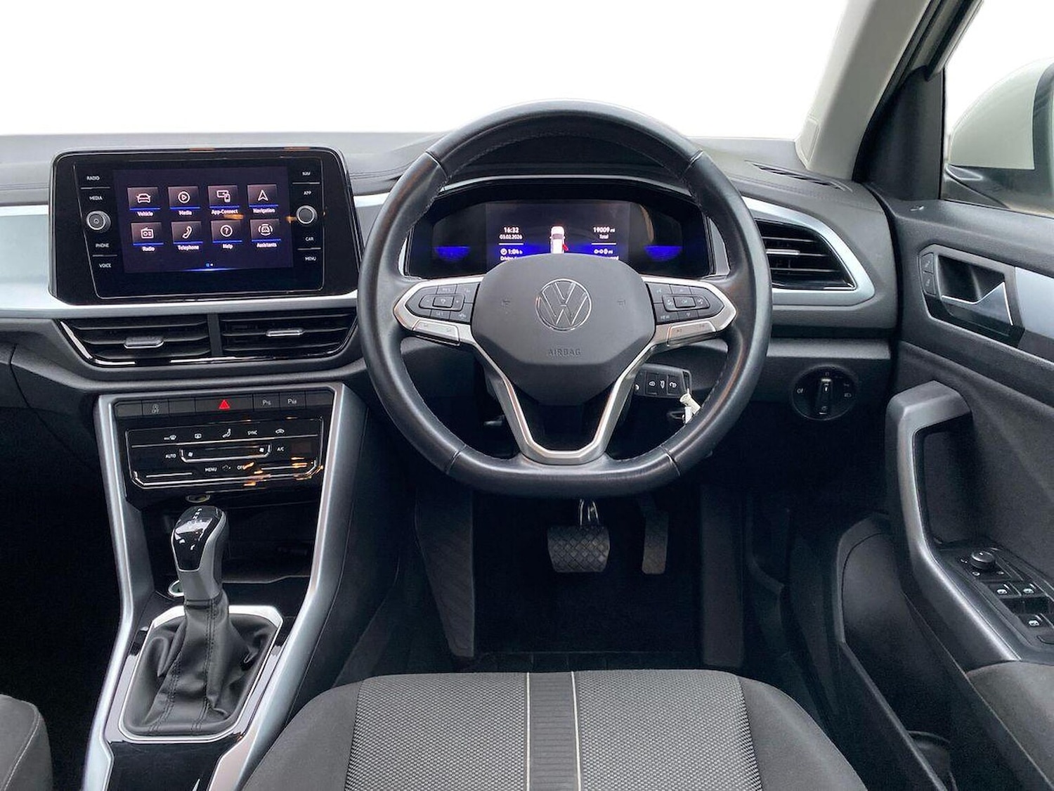 Used Volkswagen T-Roc 2022 for sale - 77830503: Photo 9