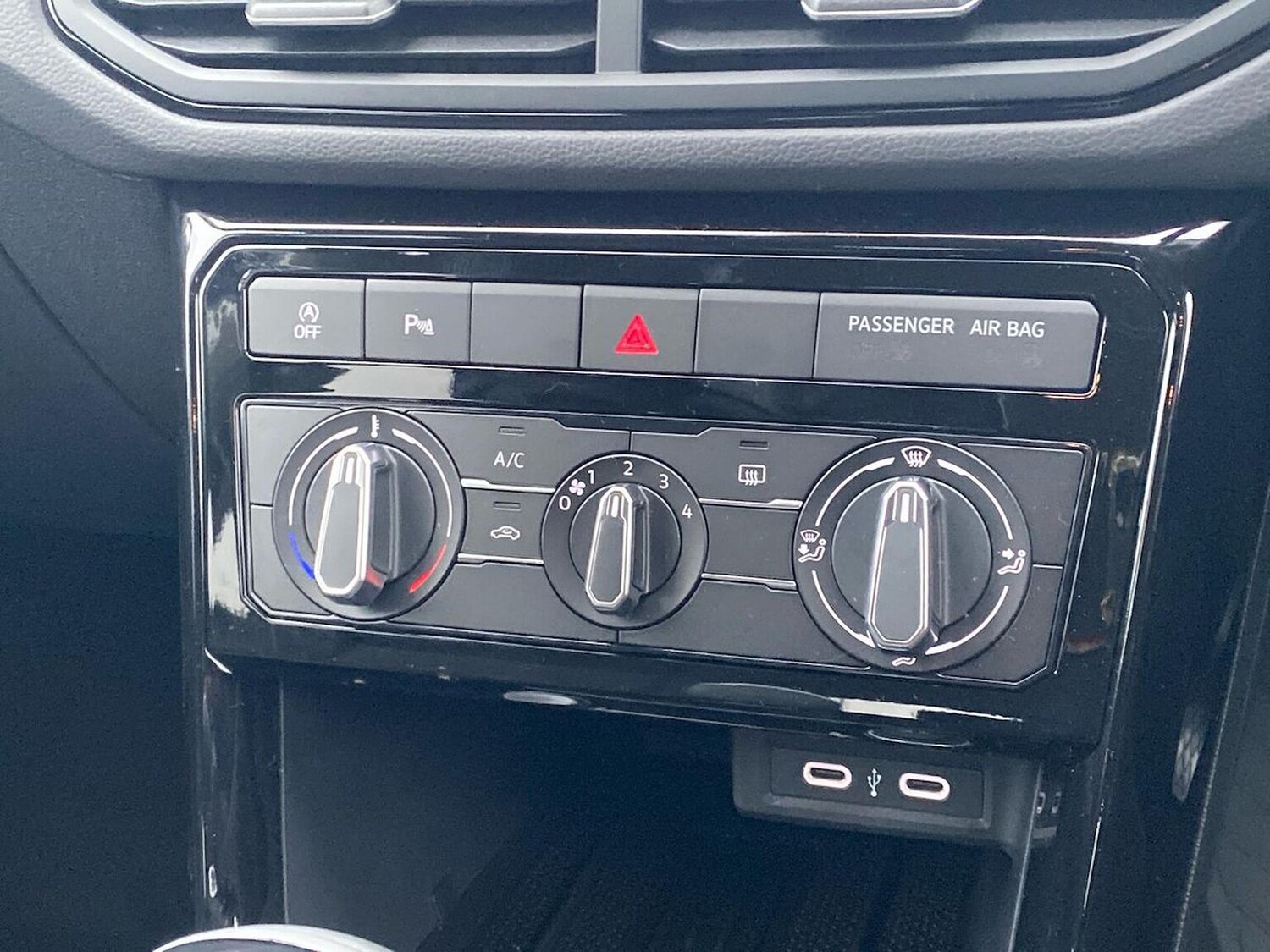 Used Volkswagen T-Cross 2025 for sale - 77488932: Photo 12