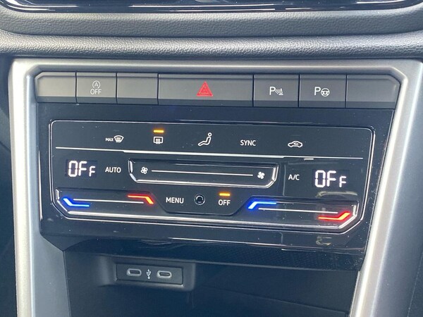 Used Volkswagen T-Roc 2024 for sale - 76040702: Photo 12