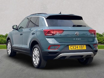 Used Volkswagen T-Roc 2024 for sale - 76040702: Photo