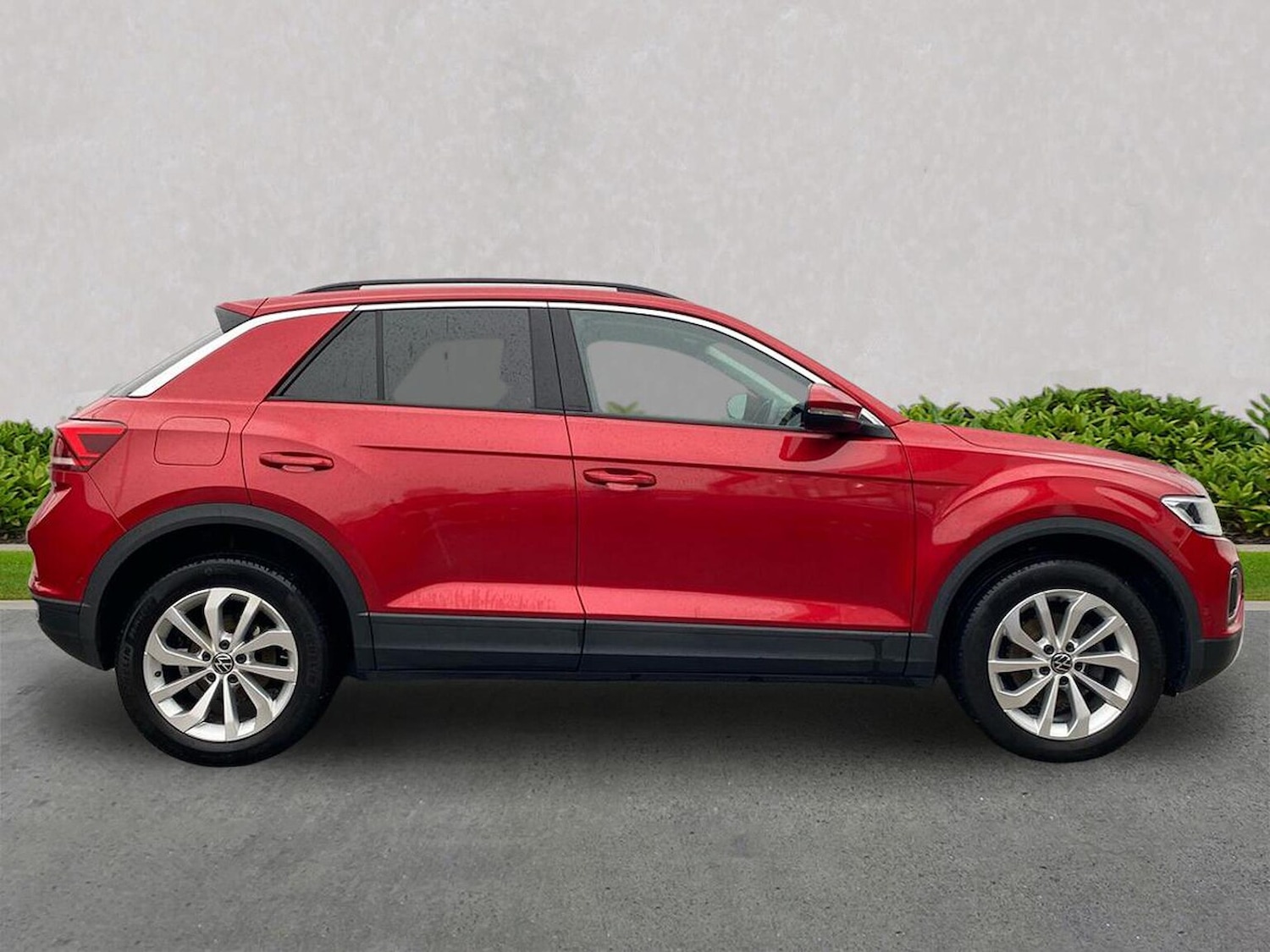 Used Volkswagen T-Roc 2023 for sale - 77488181: Photo 3