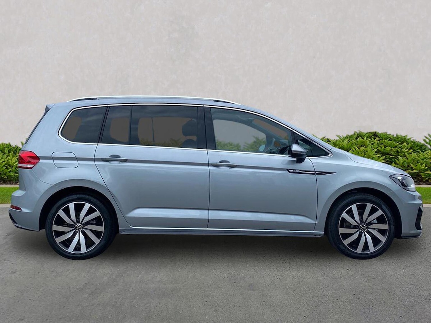 Used Volkswagen Touran 2025 for sale - 76194485: Photo 3