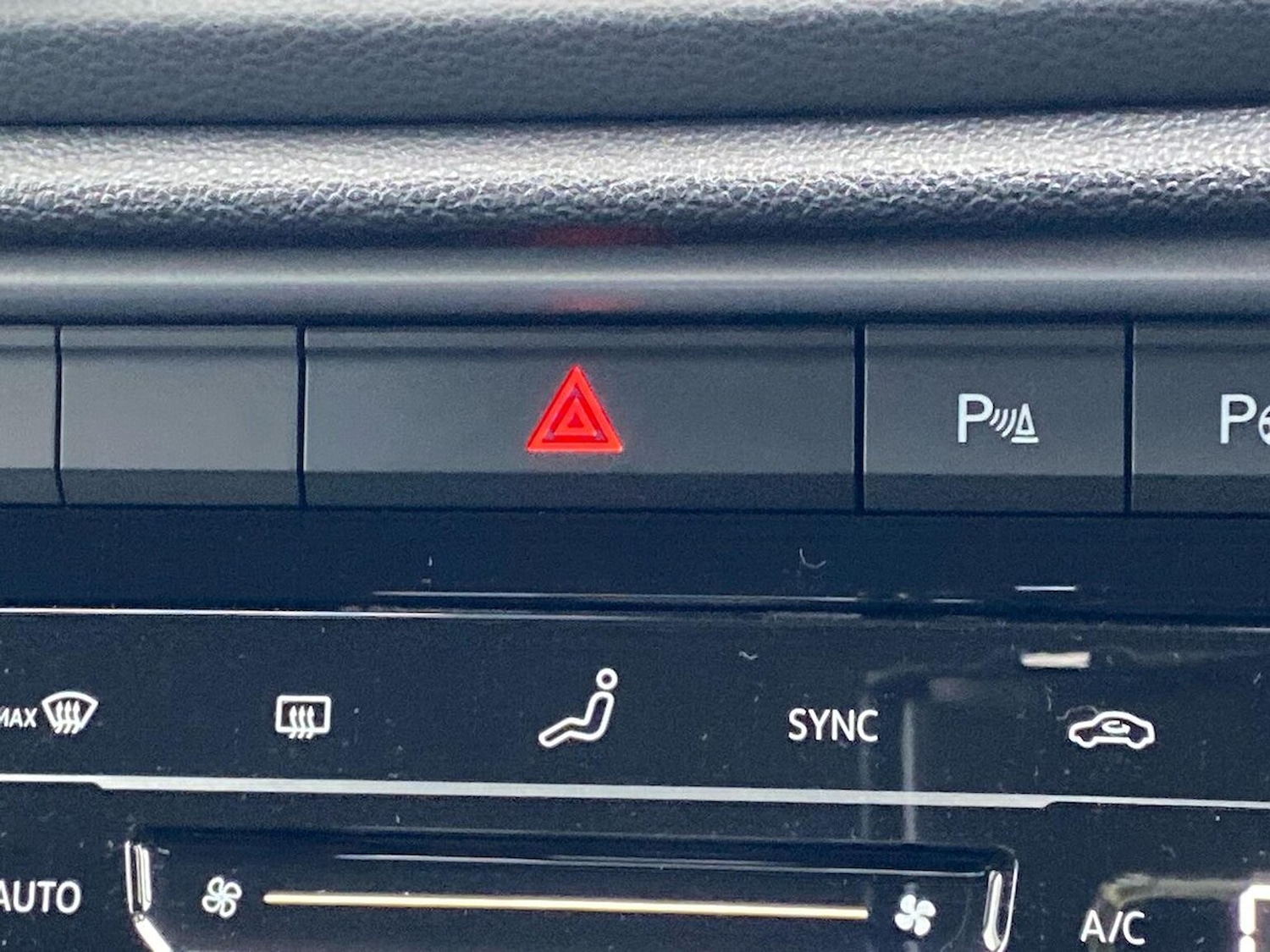 Used Volkswagen T-Roc 2023 for sale - 76809369: Photo 22