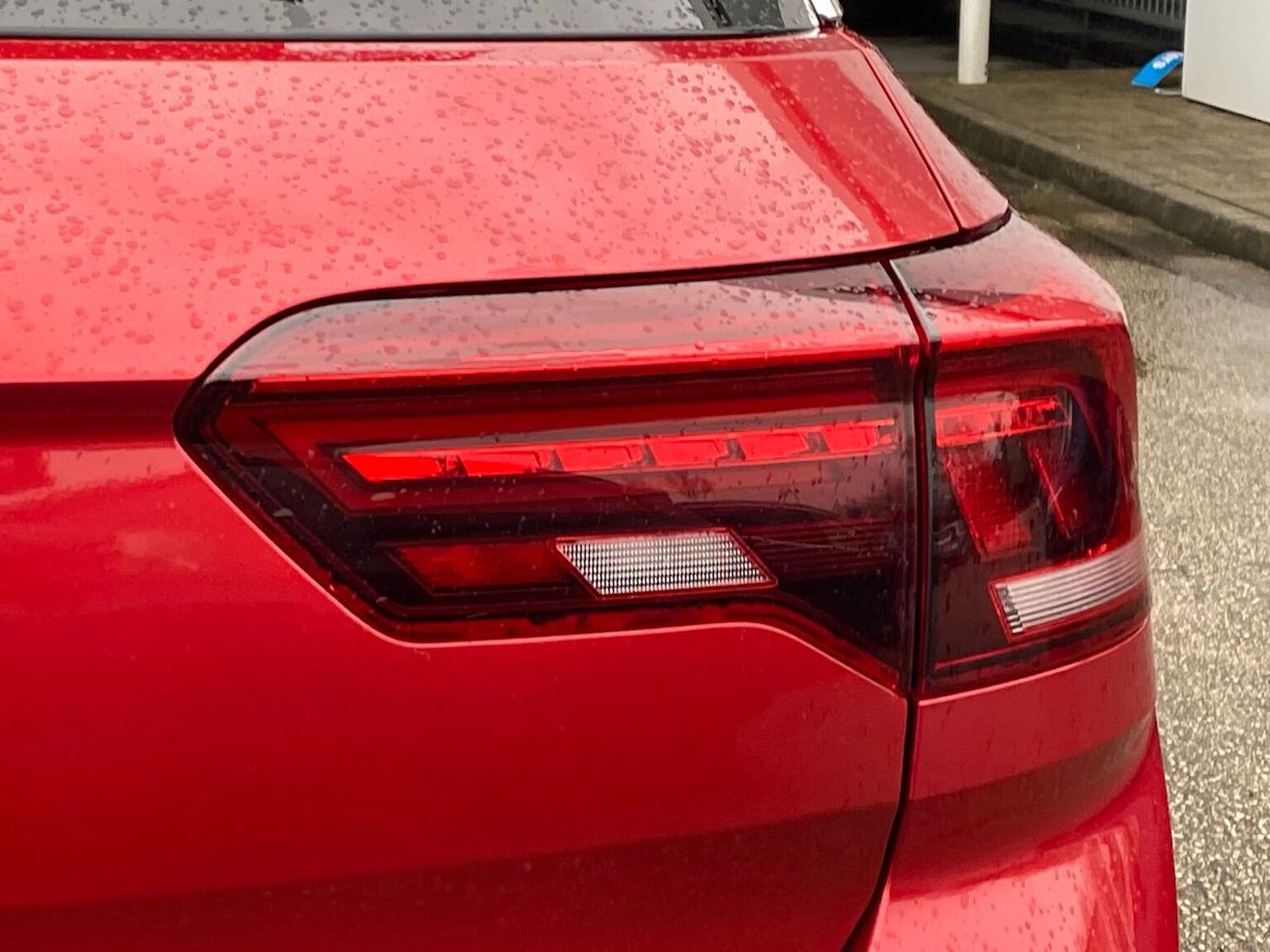 Used Volkswagen T-Roc 2023 for sale - 76809369: Photo 32