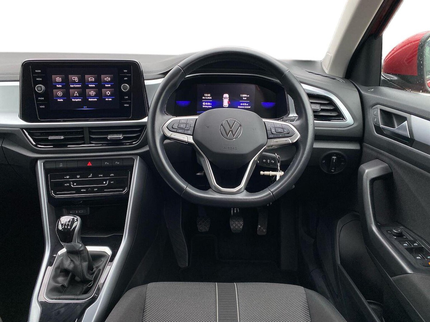 Used Volkswagen T-Roc 2023 for sale - 76809369: Photo 9