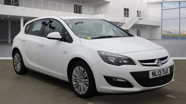 Used Vauxhall Astra 2013 for sale - 76214508: Photo 1