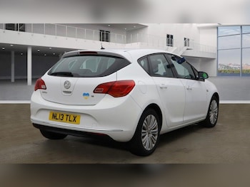 Used Vauxhall Astra 2013 for sale - 76214508: Photo