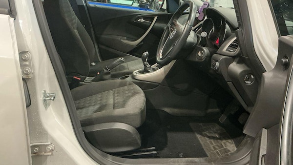 Used Vauxhall Astra 2013 for sale - 76214508: Photo 9