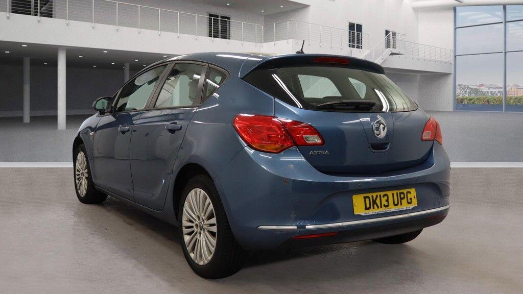 Used Vauxhall Astra for sale - 76485576: Photo 3