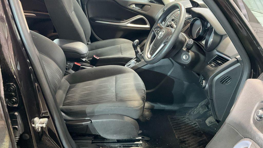 Used Vauxhall Zafira Tourer 2012 for sale - 76728759: Photo 10