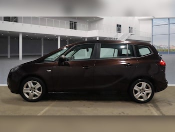 (12) - 1.4T 16V Exclusiv Euro 5 5dr