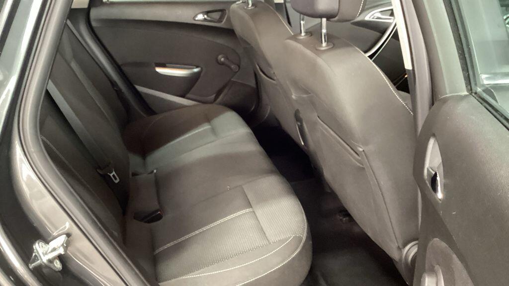 Used Vauxhall Astra for sale - 76472183: Photo 8