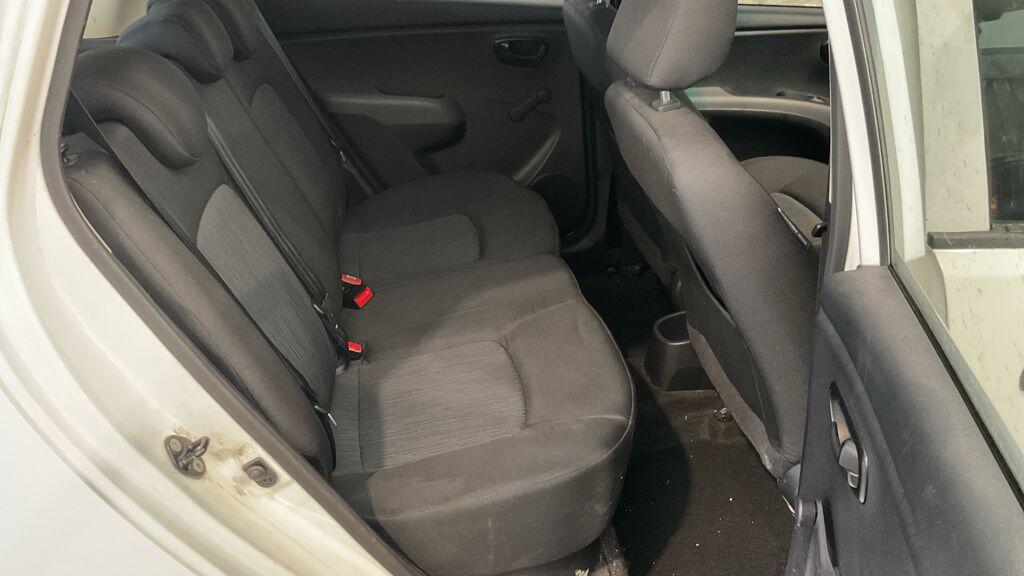 Used Hyundai i10 2014 for sale - 76473112: Photo 8