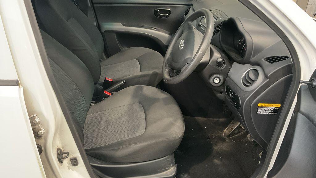 Used Hyundai i10 2014 for sale - 76473112: Photo 9