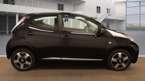Used Toyota AYGO 2015 for sale - 76108910: Photo 5
